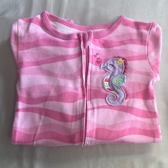 Kids Headquarters Pink Baby Onesie Blanket Sleeper w/ seahorse design - Picture 1 of 4